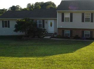 708 Millers Spring Rd, York, PA 17406