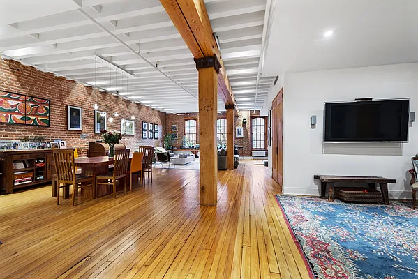 Sold by Compass | media 22