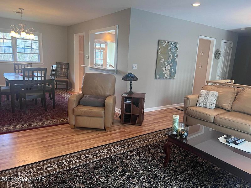 3rd image of 25 Hadel Road
