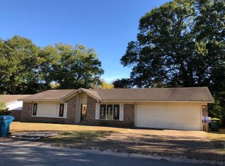 9 Bradford Dr, Little Rock, AR 72227