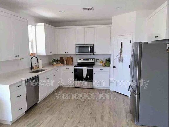 4th image of 839 E Tucci St
