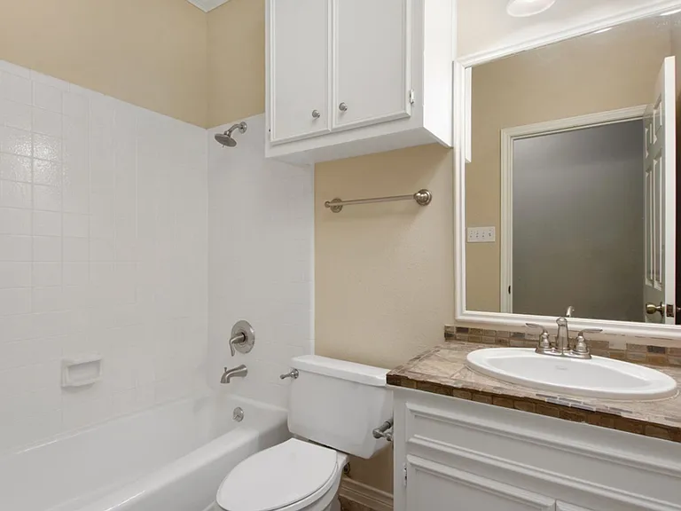 2208 Indian Trl #B — Photo 17