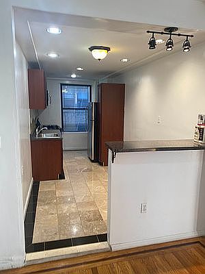 4th image of 120 Haven Ave #2