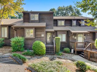 1036 N Center St, Hickory, NC 28601