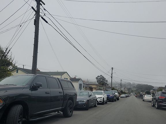 4th image of 12 Village Ln