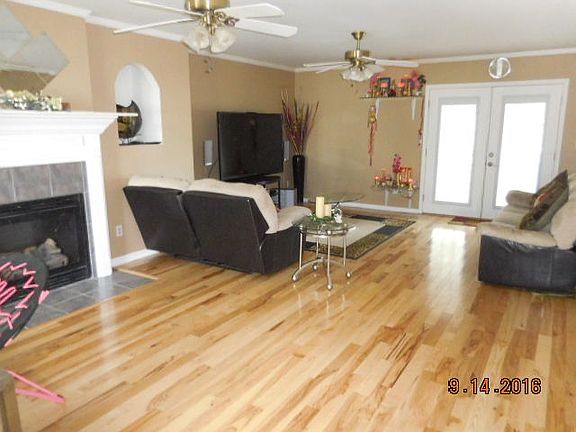 3rd image of 4615 Aylesbury Dr