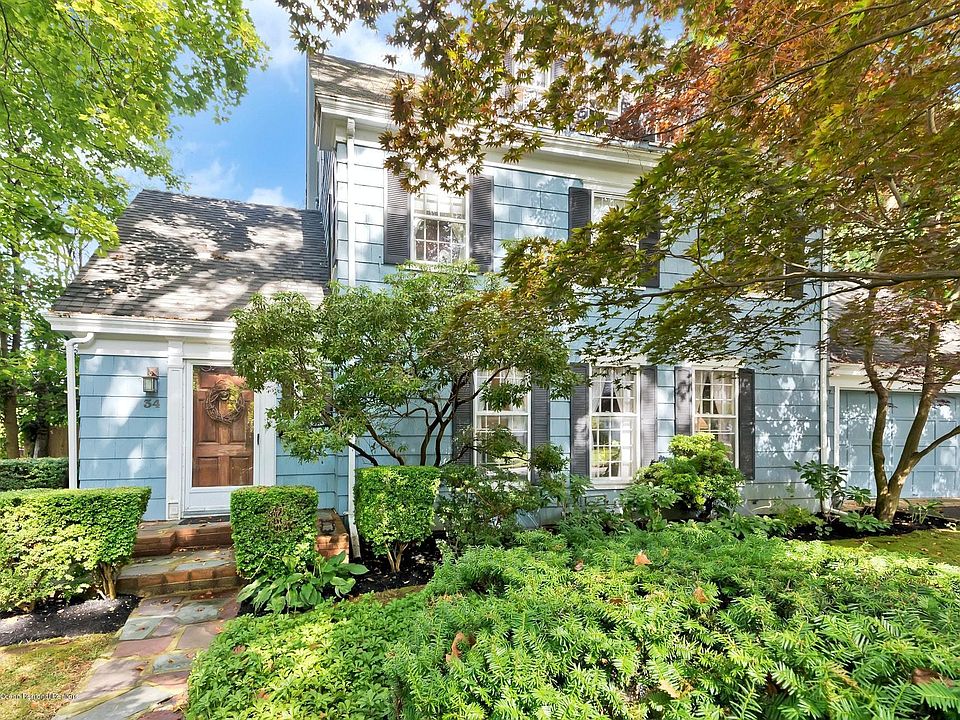 1st image of 34 Buttonwood Dr