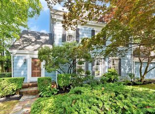 34 Buttonwood Dr, Shrewsbury, NJ 07702