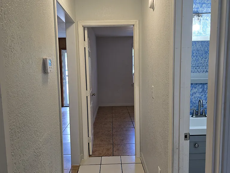 923 Bremen Ave #B — Photo 6