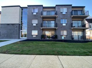 21 Leroy Pl, Red Bank, NJ 07701