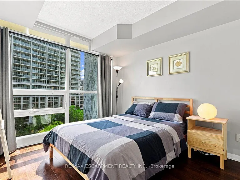 209 Fort York Blvd #676 — Photo 15