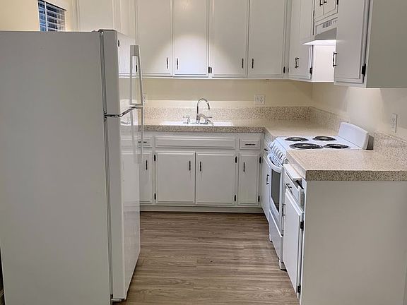 5th image of 1933 Hornblend St #6