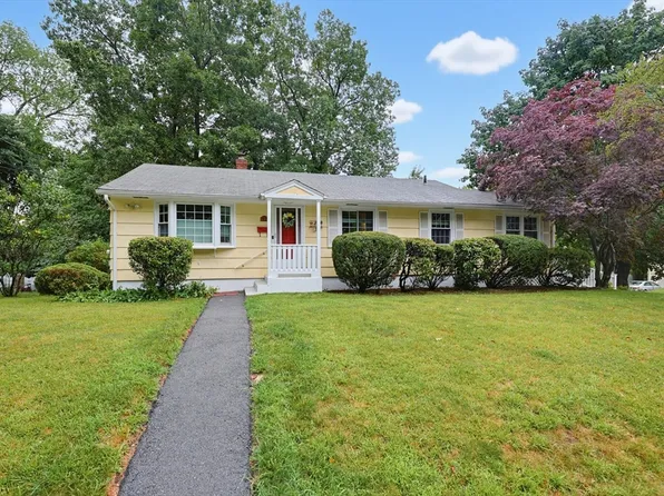 32 Saratoga Dr, Worcester, MA 01606