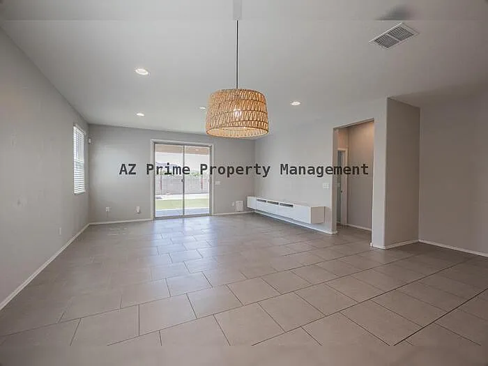 2841 W Apollo Rd — Photo 4