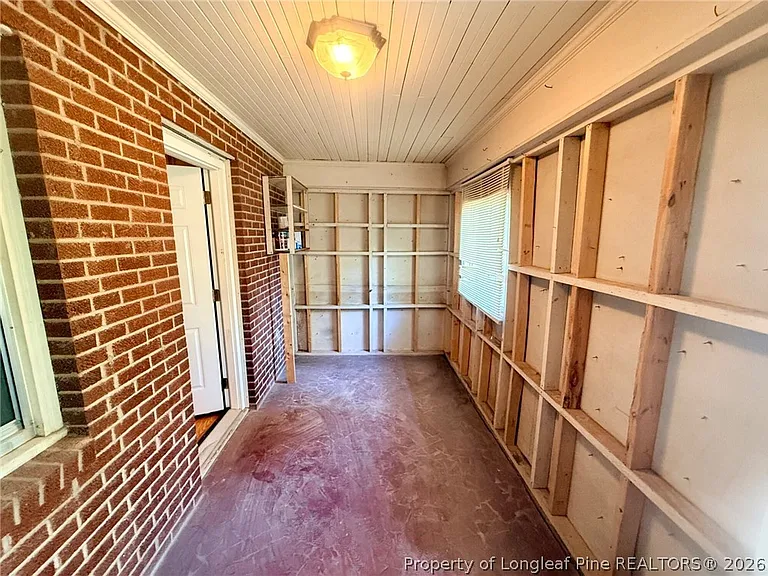 1914 Cherokee Dr — Photo 18