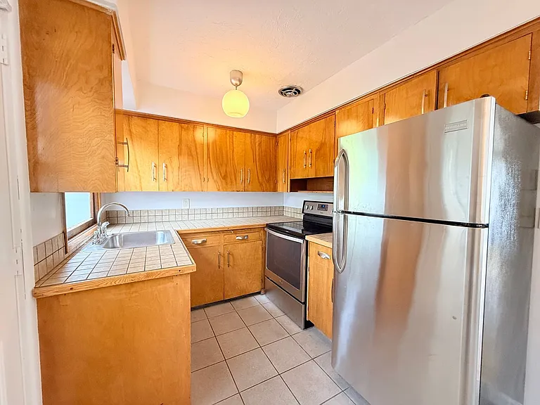 PLF1148 — Photo 1