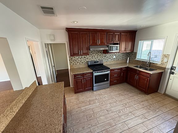 2nd image of 12039 Abingdon St