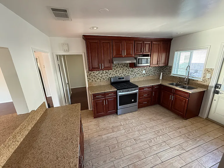 12039 Abingdon St — Photo 2