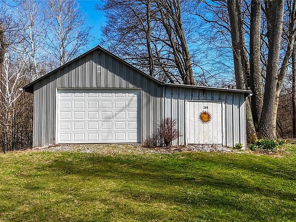 5th image of 206 Ellsworth Dr