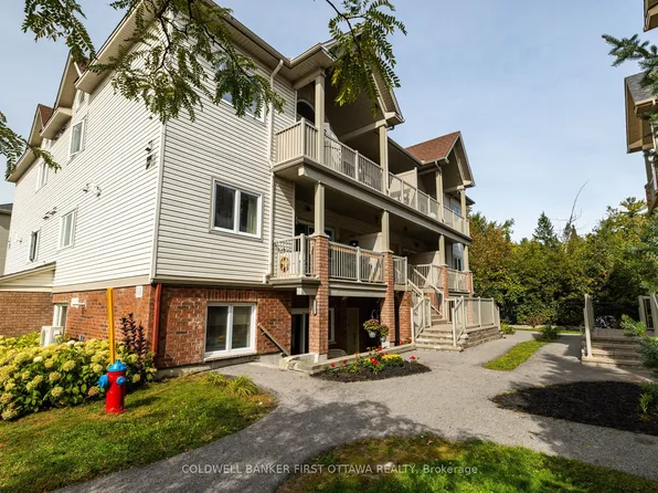 1113 Stittsville Main St #C, Ottawa, ON K2S 0C8