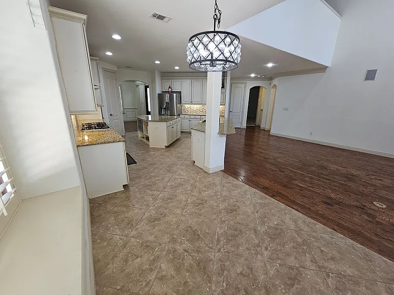 12340 Payne St — Photo 7