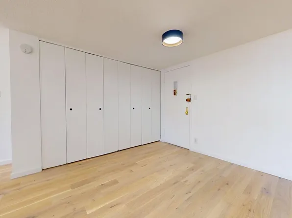 118-17 Union Turnpike image 9 of 49