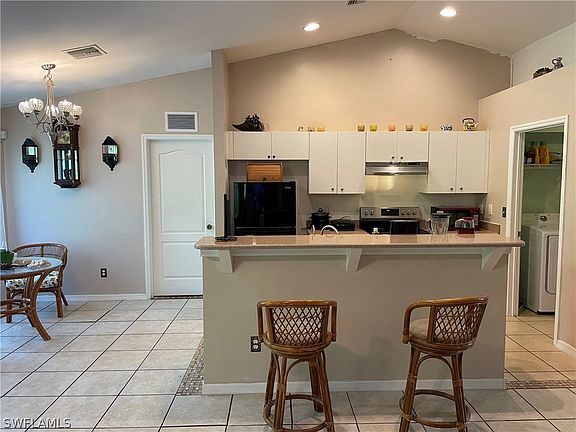 5th image of 452 Zimmerman Ave