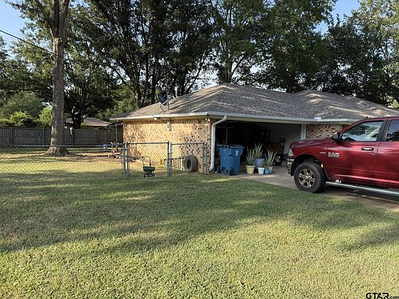 4th image of 1205 Langford Ln