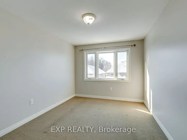 11 Frankfurt St W — Photo 39