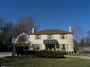 1200 S Oxford Rd, Grosse Pointe Woods, MI 48236