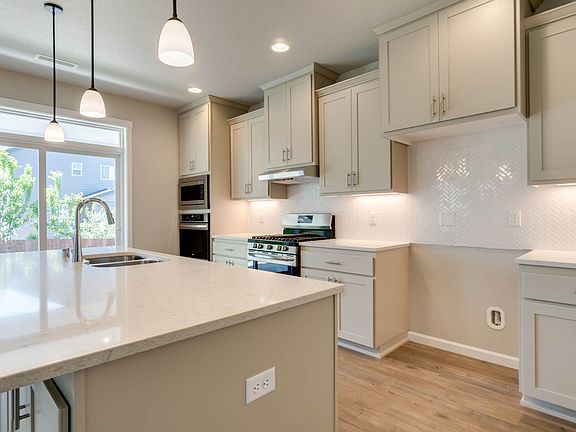 5th image of 10527 NE 103rd St