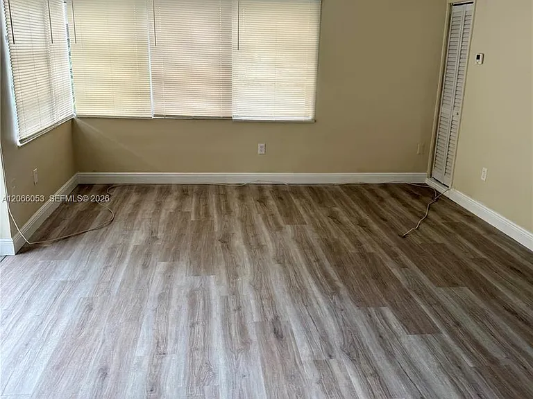 9390 E Bay Harbor Dr #10 — Photo 8