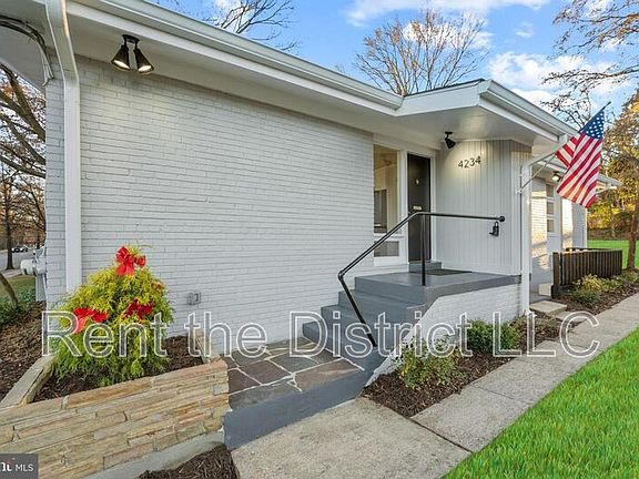 3rd image of 4234 S Dakota Ave NE