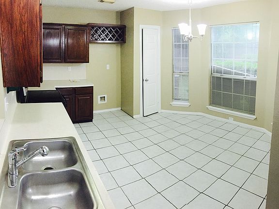 2nd image of 1010 Flamewood Dr