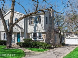 823 Leyden Ln, Wilmette, IL