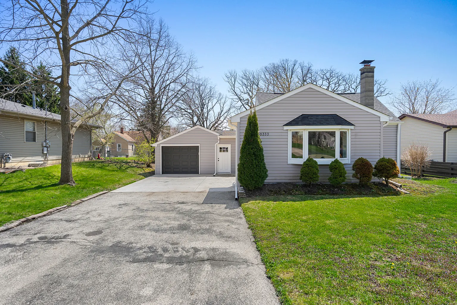 10333 W Ames Ave photo 1