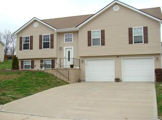 34 Shady Tree Ct, Winfield, MO 63389