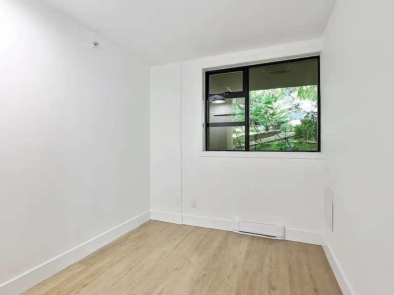 929 Homer St — Photo 12