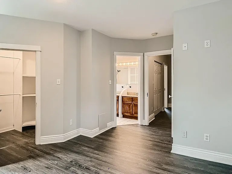 2343 Hooker St — Photo 10