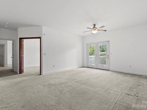 3rd image of 10673 Hill Point Ct