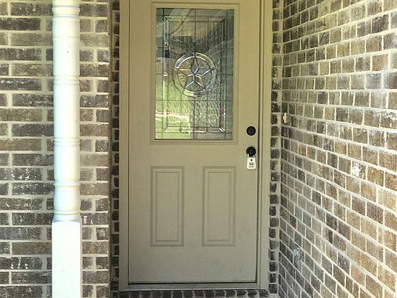 2nd image of 405 Tara Ln