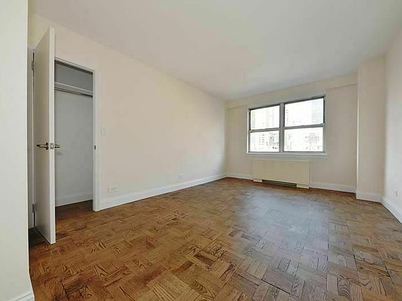 4th image of 310 W 53rd St #4F