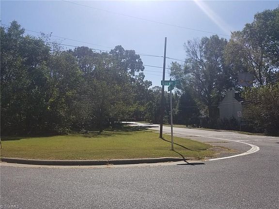 2nd image of 6003 Lucye Ln