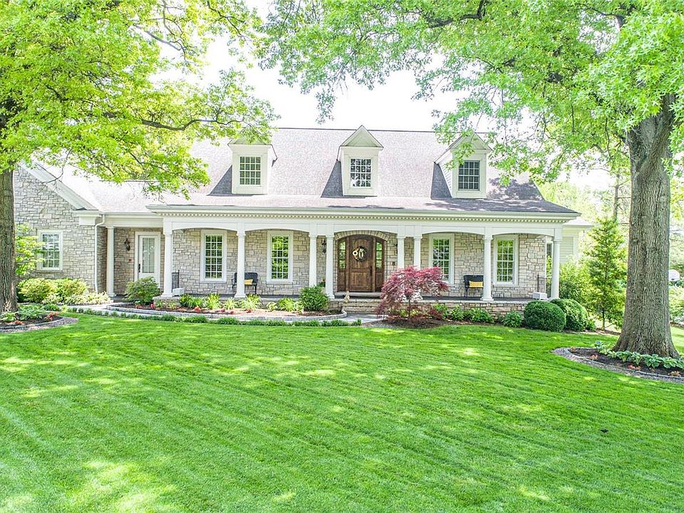 1st image of 4 Wendover Dr