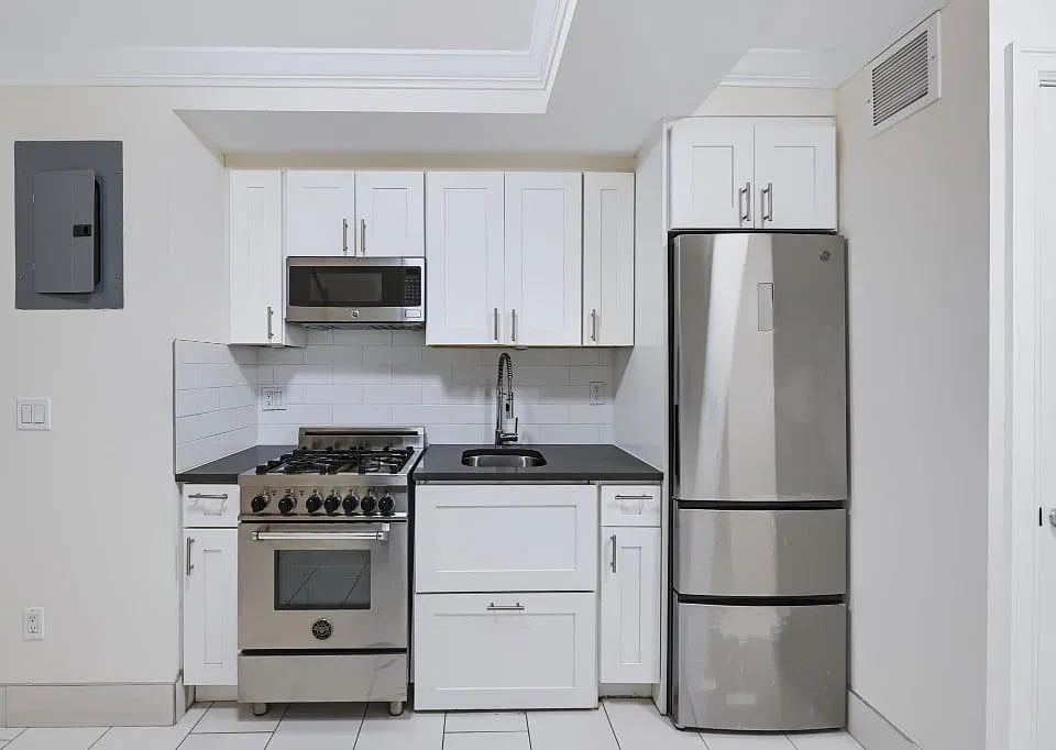 210 E 22nd St #GLJ