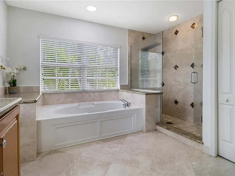 8271 Laurel Lakes Way — Photo 25