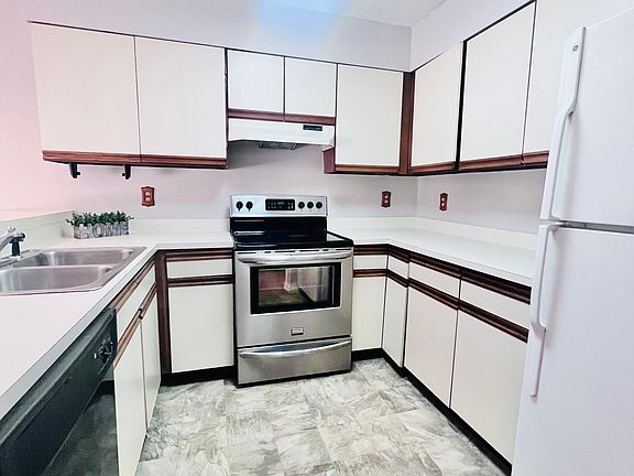 5th image of 517 Cypress Trace Dr