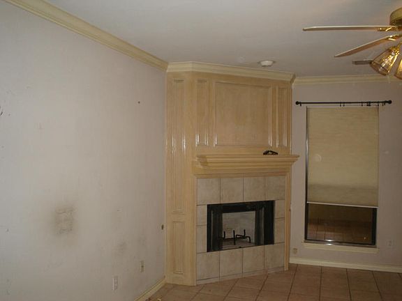 2nd image of 4022 Wood River Dr #6