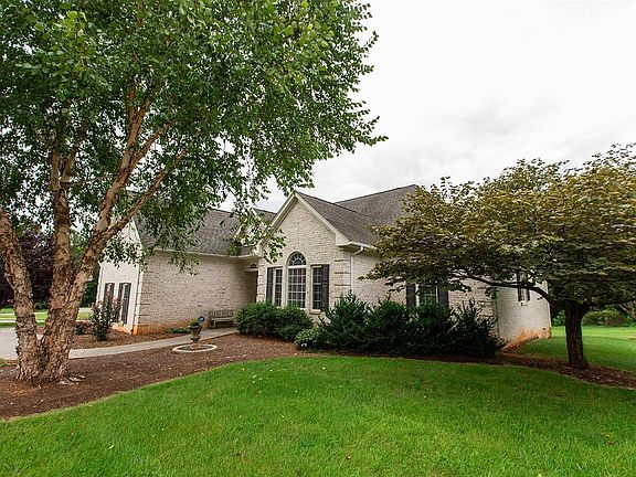 3rd image of 1049 Half Moon Ct
