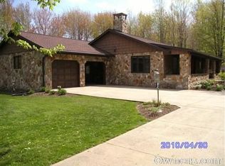 7250 Monday Dr, Conneaut, OH 44030